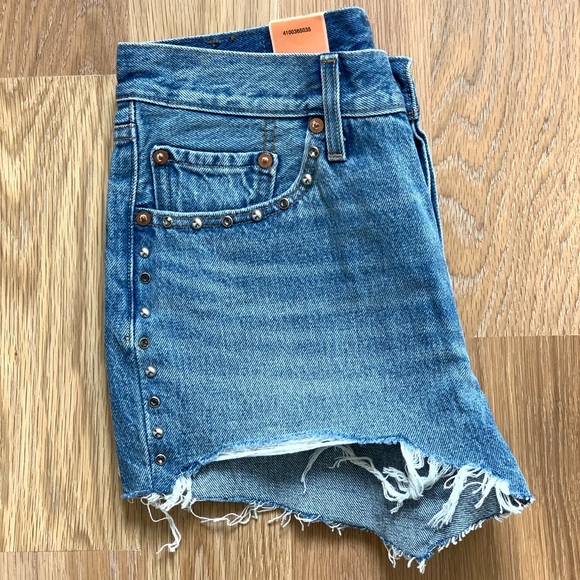 Levi’s 501~ *Studded Detail, Jean Shorts. Sz 27. NWT - Picture 7 of 7
